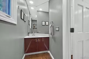 366 W Point Ct, Saint Louis, MO 63130 - Photo 6