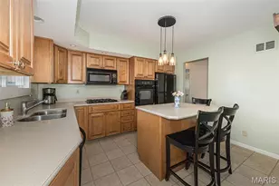 9327 Ewers Dr, Crestwood, MO 63126 - Photo 8