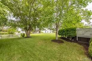 219 Cheval Square Dr, Chesterfield, MO 63005 - Photo 36