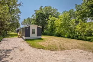 140 Prairie St, Truxton, MO 63381 - Photo 1