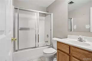 239 Lansbrooke Dr, Chesterfield, MO 63005 - Photo 38