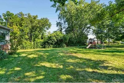 2952 New Castle Drive, Florissant, MO 63033 - Photo 30