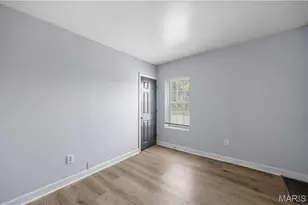7001 Edison Ave, Saint Louis, MO 63121 - Photo 18