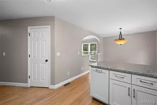 3035 Arrowhead Point Dr, Saint Louis, MO 63129 - Photo 16