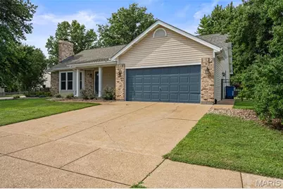 3035 Arrowhead Point Drive, Saint Louis, MO 63129 - Photo 2