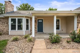 3035 Arrowhead Point Dr, Saint Louis, MO 63129 - Photo 4