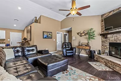 6145 J-M Court, French Village, MO 63036 - Photo 36