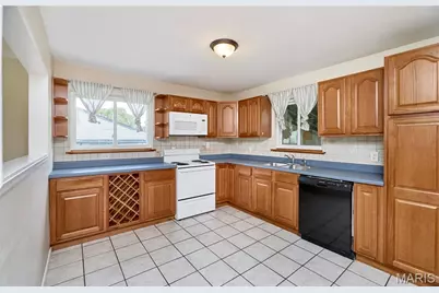 2350 Grants Parkway, Florissant, MO 63031 - Photo 6