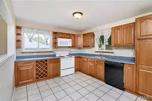 2350 Grants Pkwy, Florissant, MO 63031 - Photo 6