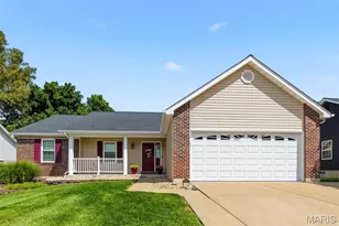 215 Old Chesapeake Dr, Wentzville, MO 63385 - Photo 1