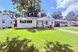 80 Florissant Park Dr, Florissant, MO 63031 - Photo 1