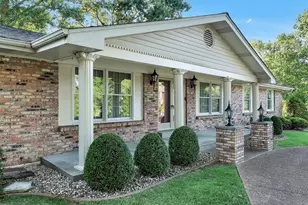 1949 Roth Dr, Saint Louis, MO 63131 - Photo 2