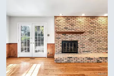 1949 Roth Drive, Saint Louis, MO 63131 - Photo 4