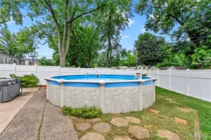 2871 Sugar Tree Ln, Maryland Heights, MO 63043 - Photo 30
