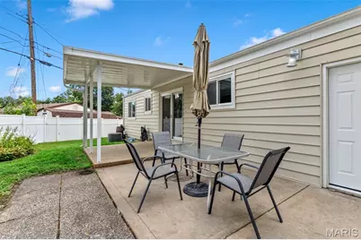 2871 Sugar Tree Lane, Maryland Heights, MO 63043 - Photo 32