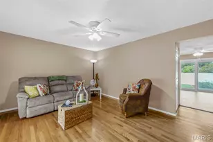 2871 Sugar Tree Ln, Maryland Heights, MO 63043 - Photo 4