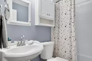 2871 Sugar Tree Ln, Maryland Heights, MO 63043 - Photo 18