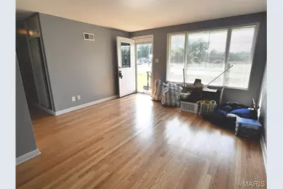 9332 Bellefontaine Rd, Saint Louis, MO 63137 - Photo 4