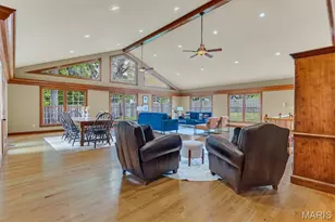 8831 Gladlea Dr, Sunset Hills, MO 63127 - Photo 4
