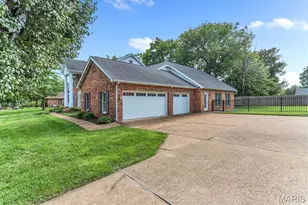 8831 Gladlea Dr, Sunset Hills, MO 63127 - Photo 78
