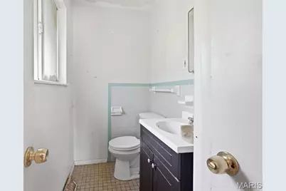210 Connolly Drive, Saint Louis, MO 63135 - Photo 12