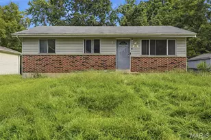 210 Connolly Dr, Saint Louis, MO 63135 - Photo 1