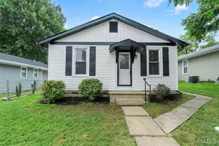 1128 Hall St, Saint Charles, MO 63301 - Photo 1