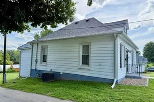 3001 Marsh Ave, Hannibal, MO 63401 - Photo 2