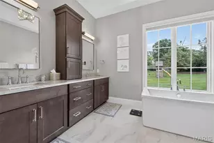 3032 Fallbrook Dr, Frontenac, MO 63131 - Photo 14