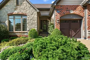 195 Kendall Bluff Ct, Chesterfield, MO 63017 - Photo 2