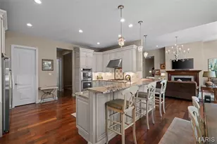 195 Kendall Bluff Ct, Chesterfield, MO 63017 - Photo 8