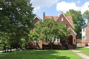 7279 Forsyth Blvd, University City, MO 63105 - Photo 1
