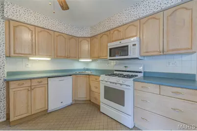 1420 Bobolink Drive, Florissant, MO 63031 - Photo 22