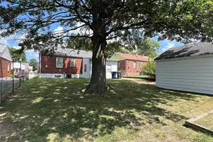 4332 Sunshine Dr, Saint Louis, MO 63116 - Photo 4