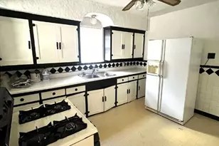 9420 Everman Ave, Saint Louis, MO 63114 - Photo 10
