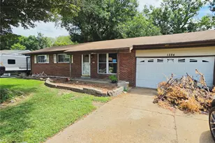 1284 Ballast Point Dr, Arnold, MO 63010 - Photo 2