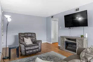 1716 Mayenne Ct, Saint Louis, MO 63125 - Photo 8