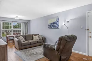 1716 Mayenne Ct, Saint Louis, MO 63125 - Photo 10
