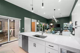 3738 Olive St, Saint Louis, MO 63108 - Photo 16