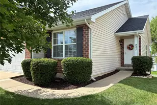 221 Stone Run Blvd, Wentzville, MO 63385 - Photo 4