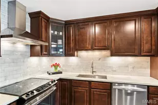 1151 Mill Crossing Dr, Creve Coeur, MO 63141 - Photo 4