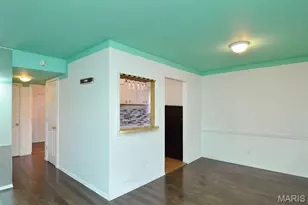 6953 Colonial Woods Dr, Saint Louis, MO 63129 - Photo 6