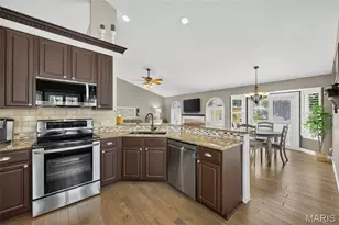 41 Old Yorktown Ct, Wentzville, MO 63385 - Photo 14