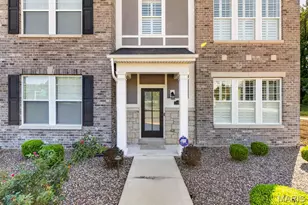 11201 Talamore Cir, Frontenac, MO 63131 - Photo 2