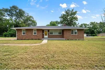 8142 January Avenue, Berkeley, MO 63134 - Photo 2