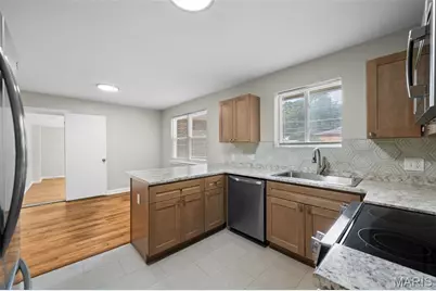 8142 January Avenue, Berkeley, MO 63134 - Photo 6