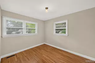 45 Barton Pl, Saint Charles, MO 63301 - Photo 8