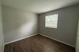 10414 Royal Dr, Saint Louis, MO 63136 - Photo 10