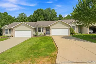 918 Blumhoff Rd, Wentzville, MO 63385 - Photo 1