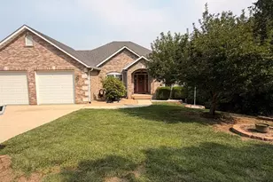 121 Cottonblossom Dr, Hillsboro, MO 63050 - Photo 2